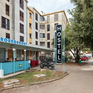  Hotel Roundabout -